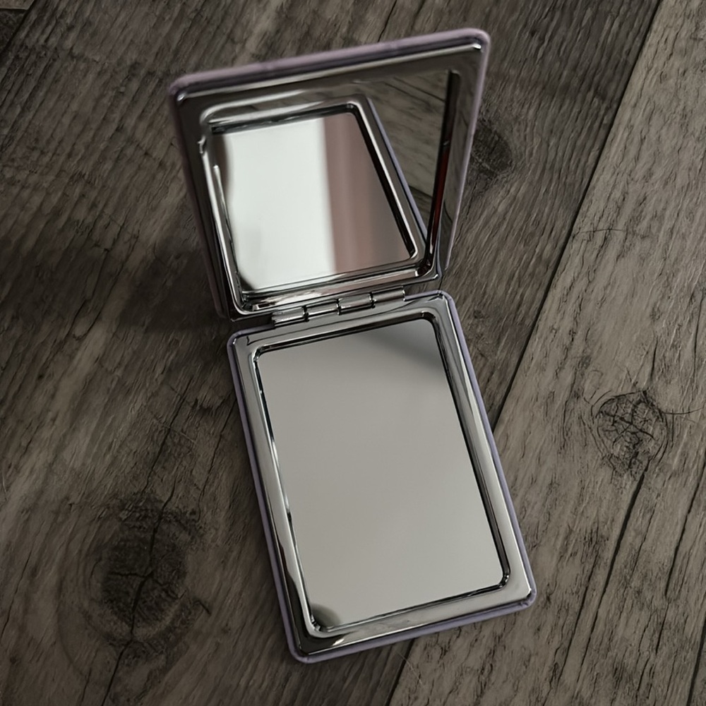 Elegant Fashion Mirror *sold individually* - Picture 6 of 6